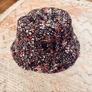 NWT UO Floral Bucket Hat